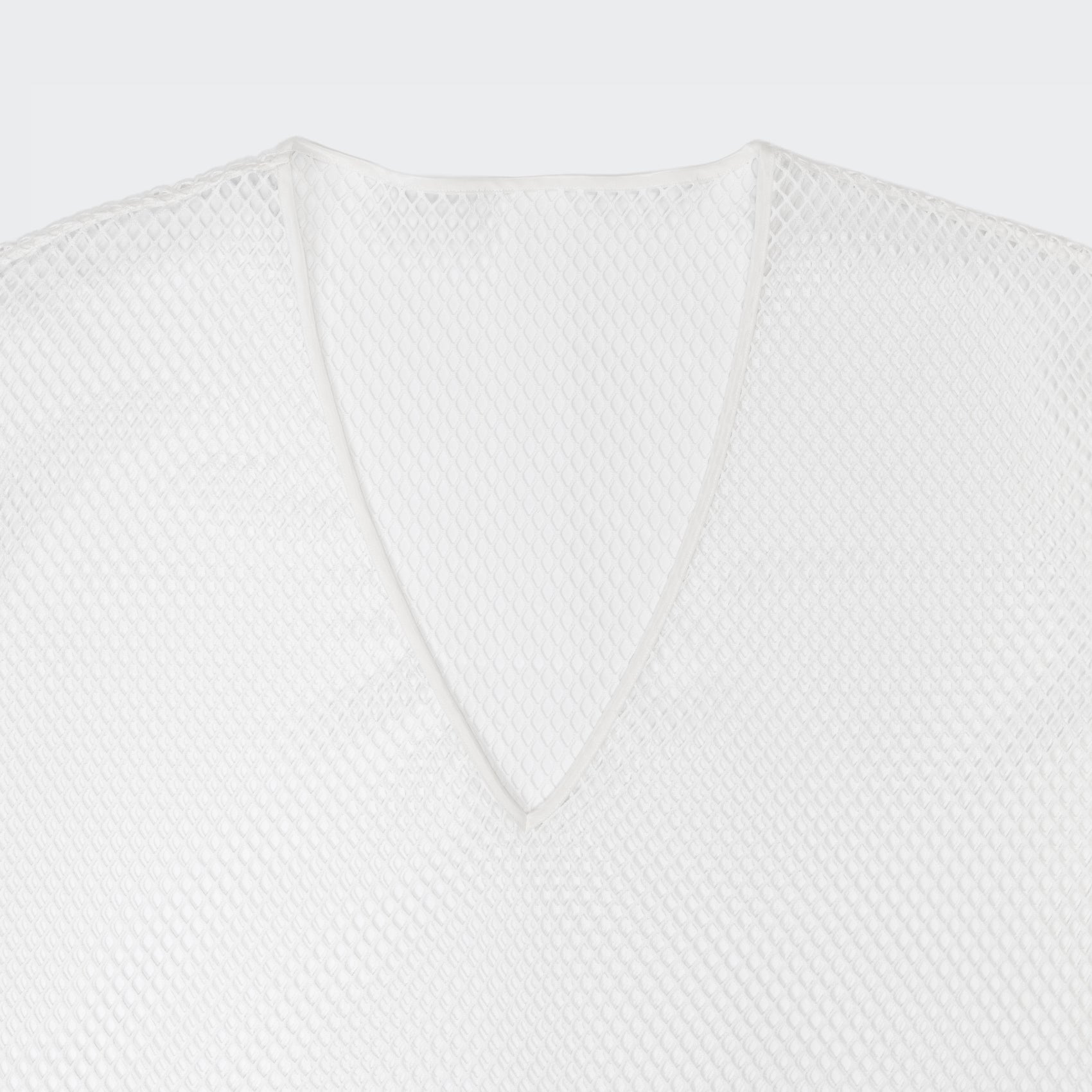 V衿メッシュプルオーバー