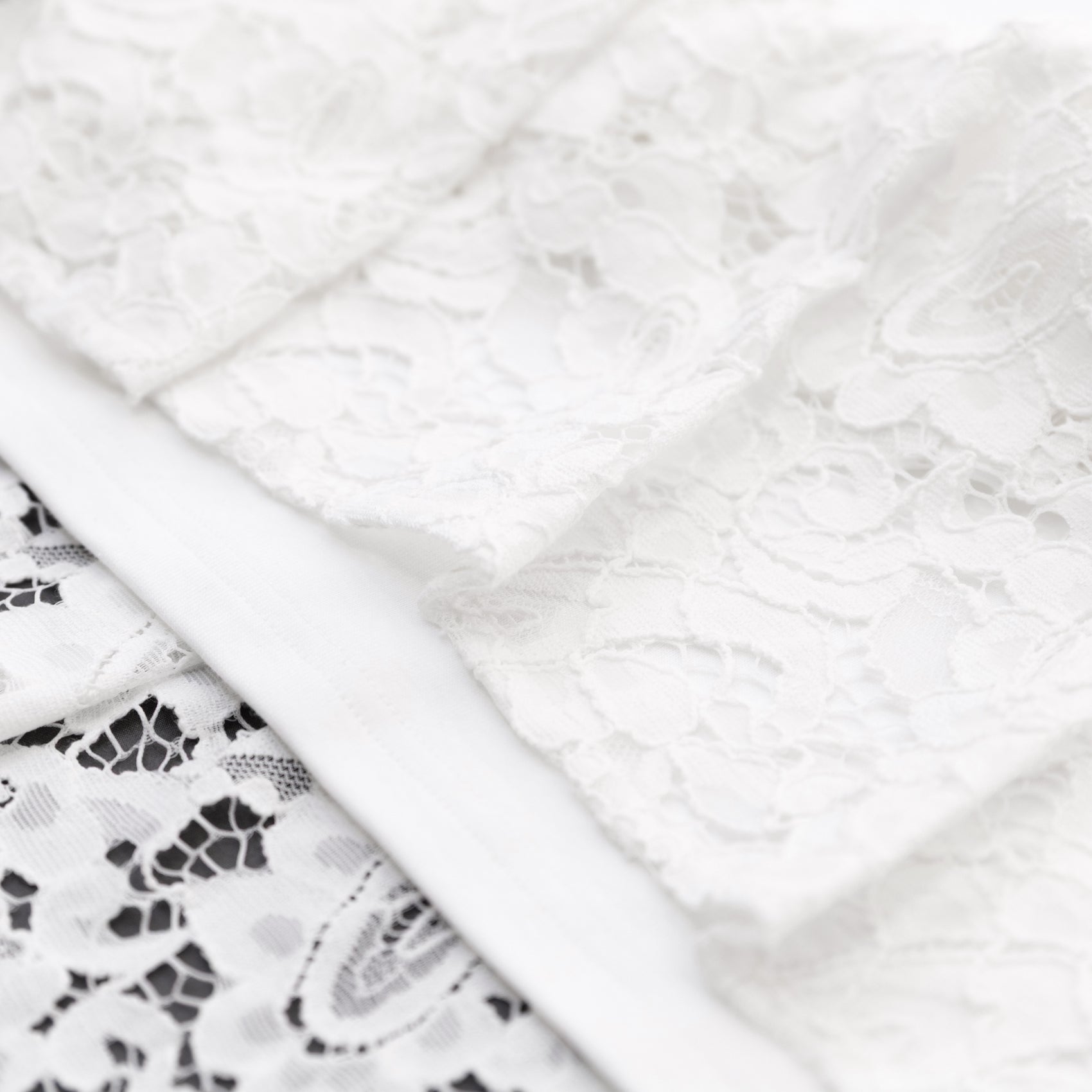 裾レースチュニック