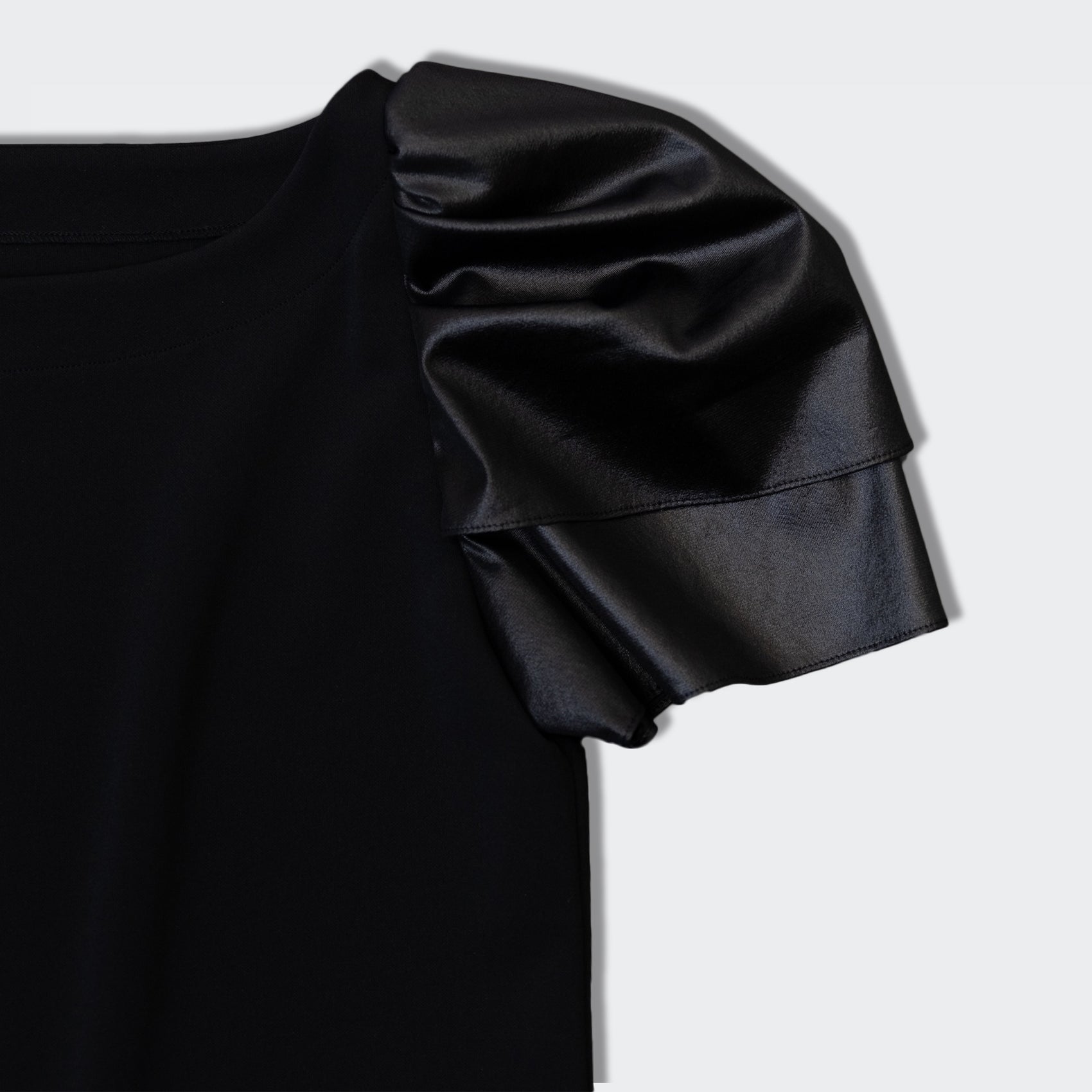 花びらスリーブプルオーバー