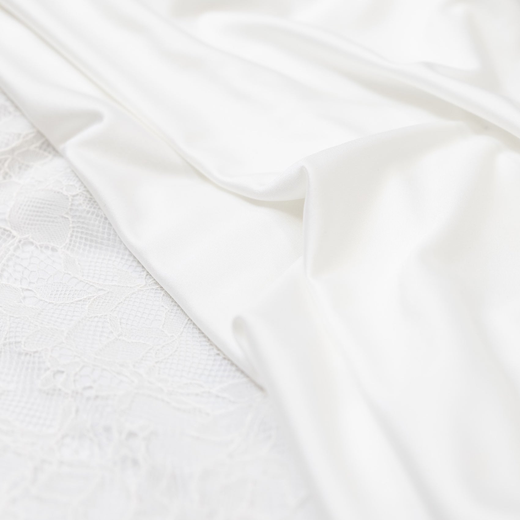 オフショルダーレースキャミソール