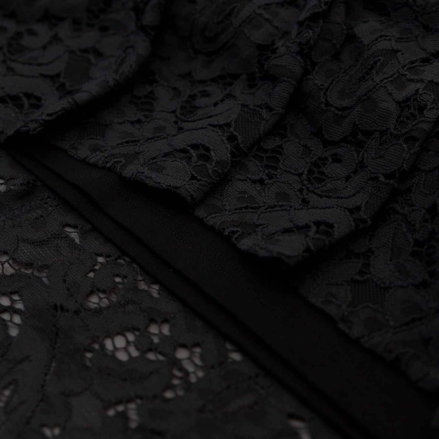 裾レースチュニック