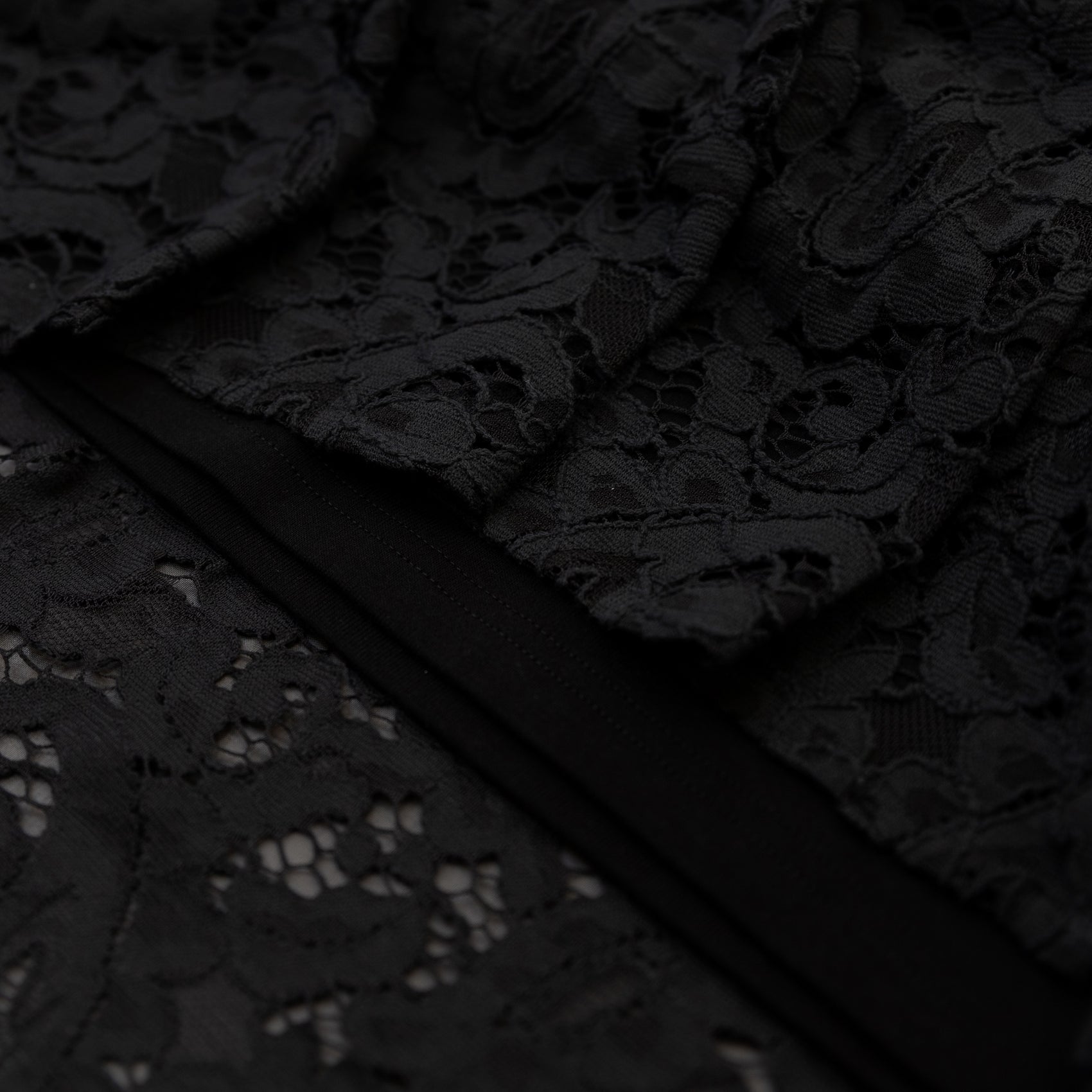 裾レースチュニック